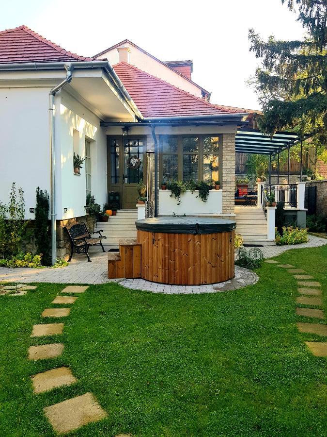 Belvarosi Kerteshaz Keszthely Exterior photo